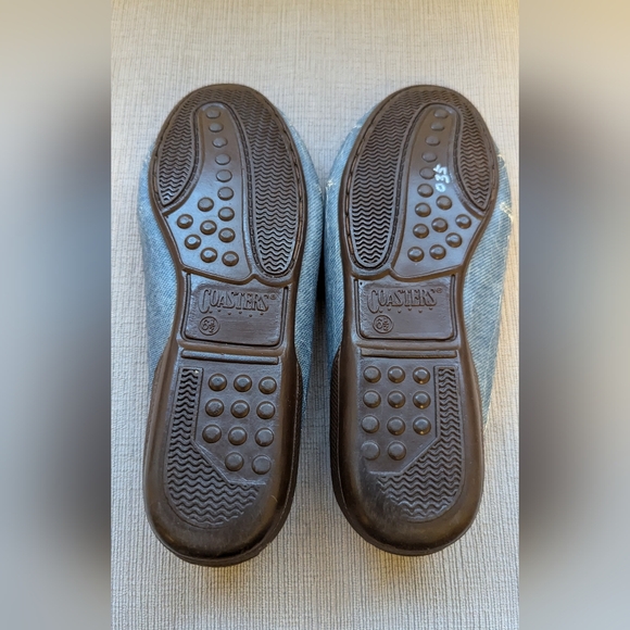Women's Coasters Shoes - Size 6.5 - Picture 3 of 3